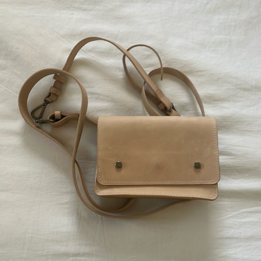 Able Belt Bag in Warm Beige Leather